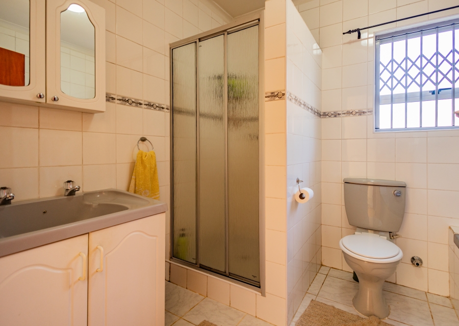 2 Bedroom Property for Sale in Kenridge Western Cape